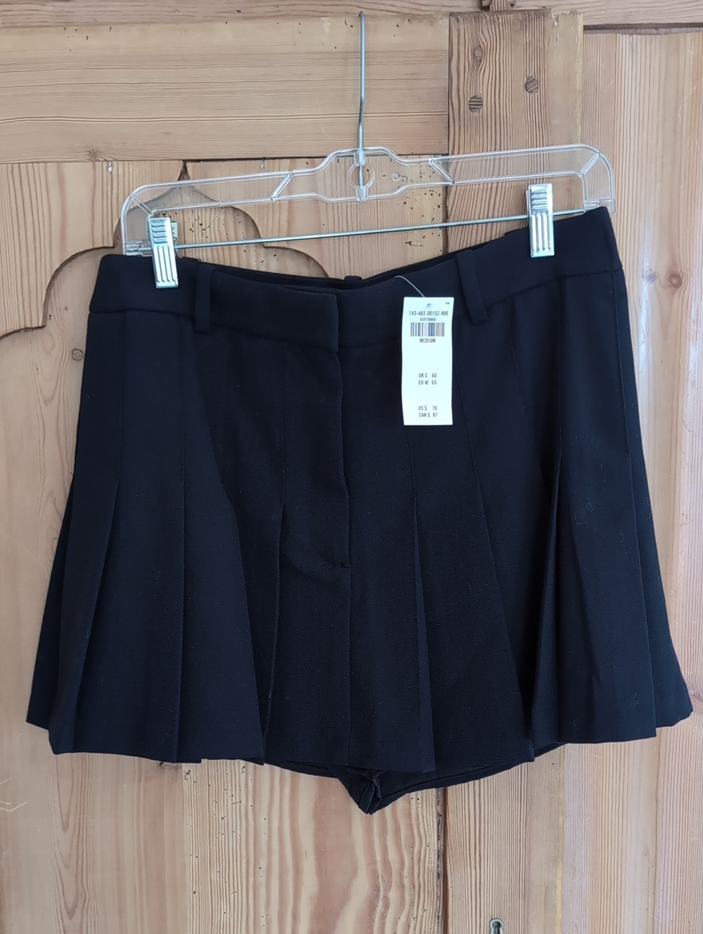 NWT - Black Pleated Women’s Shorts - Classic Casual